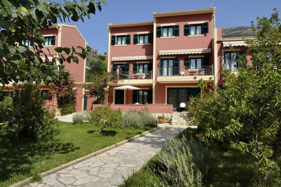 Vivi'S Apartments Αγία Ευφημία Εξωτερικό φωτογραφία