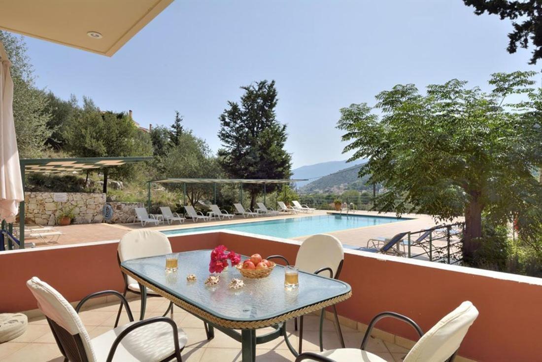 Vivi'S Apartments Αγία Ευφημία Εξωτερικό φωτογραφία